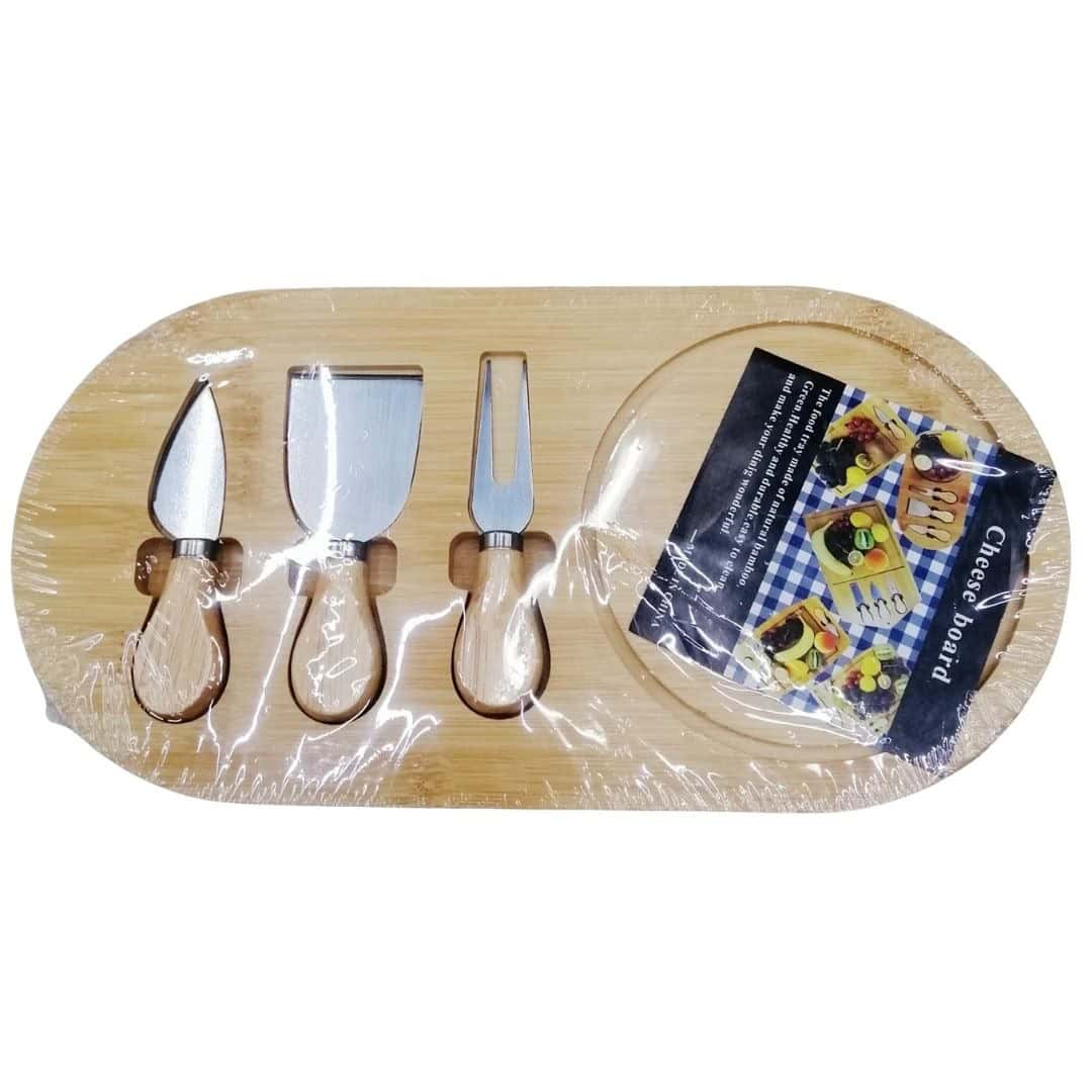 Set Servire Brânzeturi Cu Tocător Bambus, Cuțit, Furcă Și Spatulă Inox 36×18 Cm – A15294 Set Servire Brânzeturi Cu Tocător Bambus, Cuțit, Furcă Și Spatulă Inox 36×18 Cm – A15294